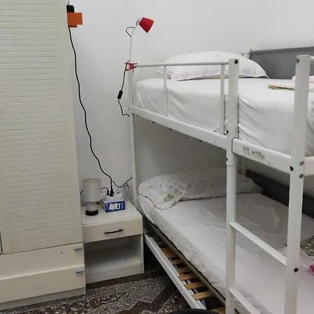 Hostello Genovese * Γένοβα